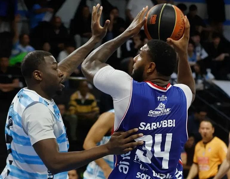 Ferreiras 32 puntos, 13 rebotes liderando Nacional ante Atenas