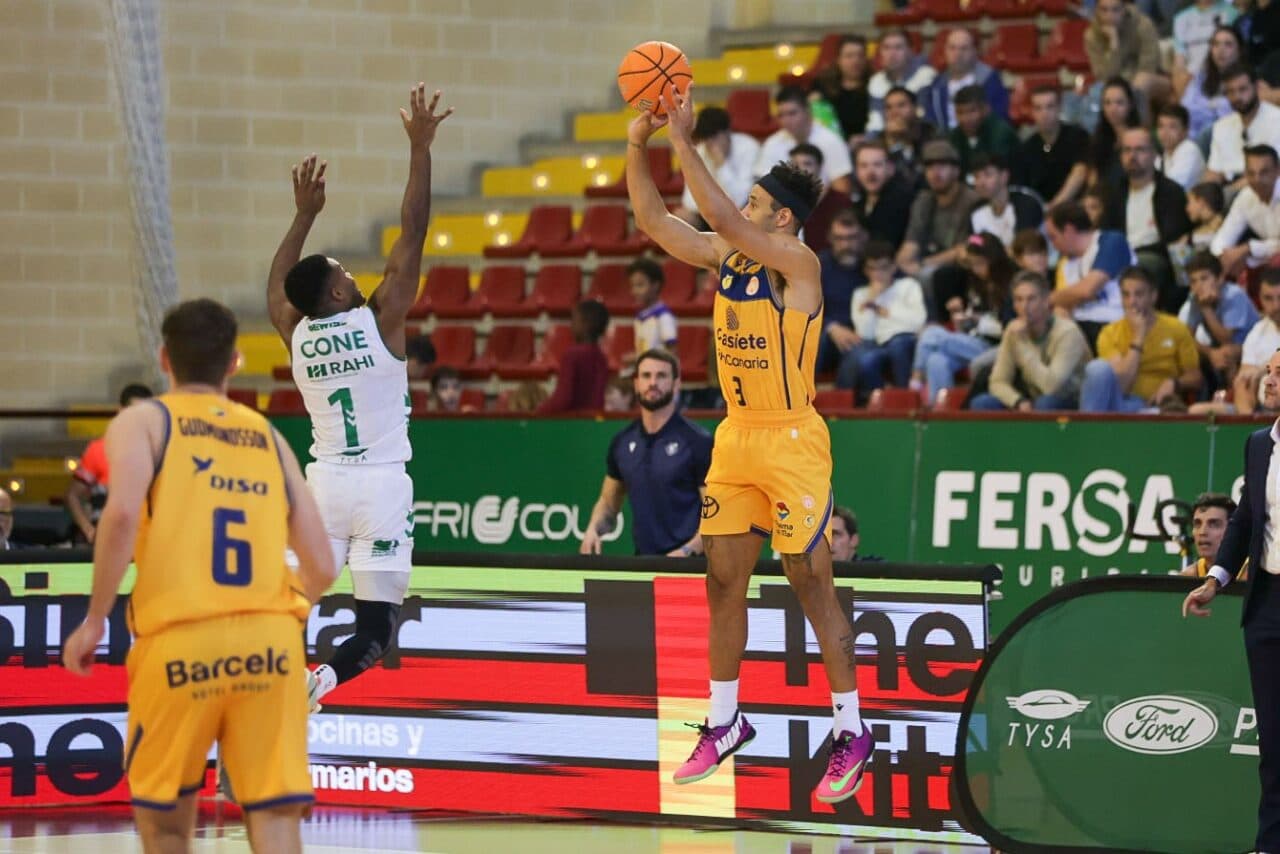 Townes 20 puntos liderando Gran Canaria ante Cordoba