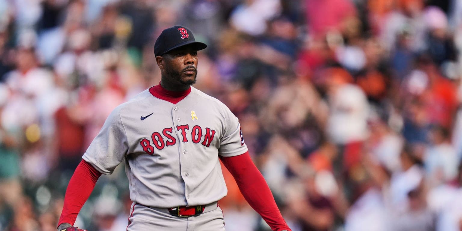 ¡A puro fuego! Chapman hace historia como el 9no lanzador con 400 salvamentos