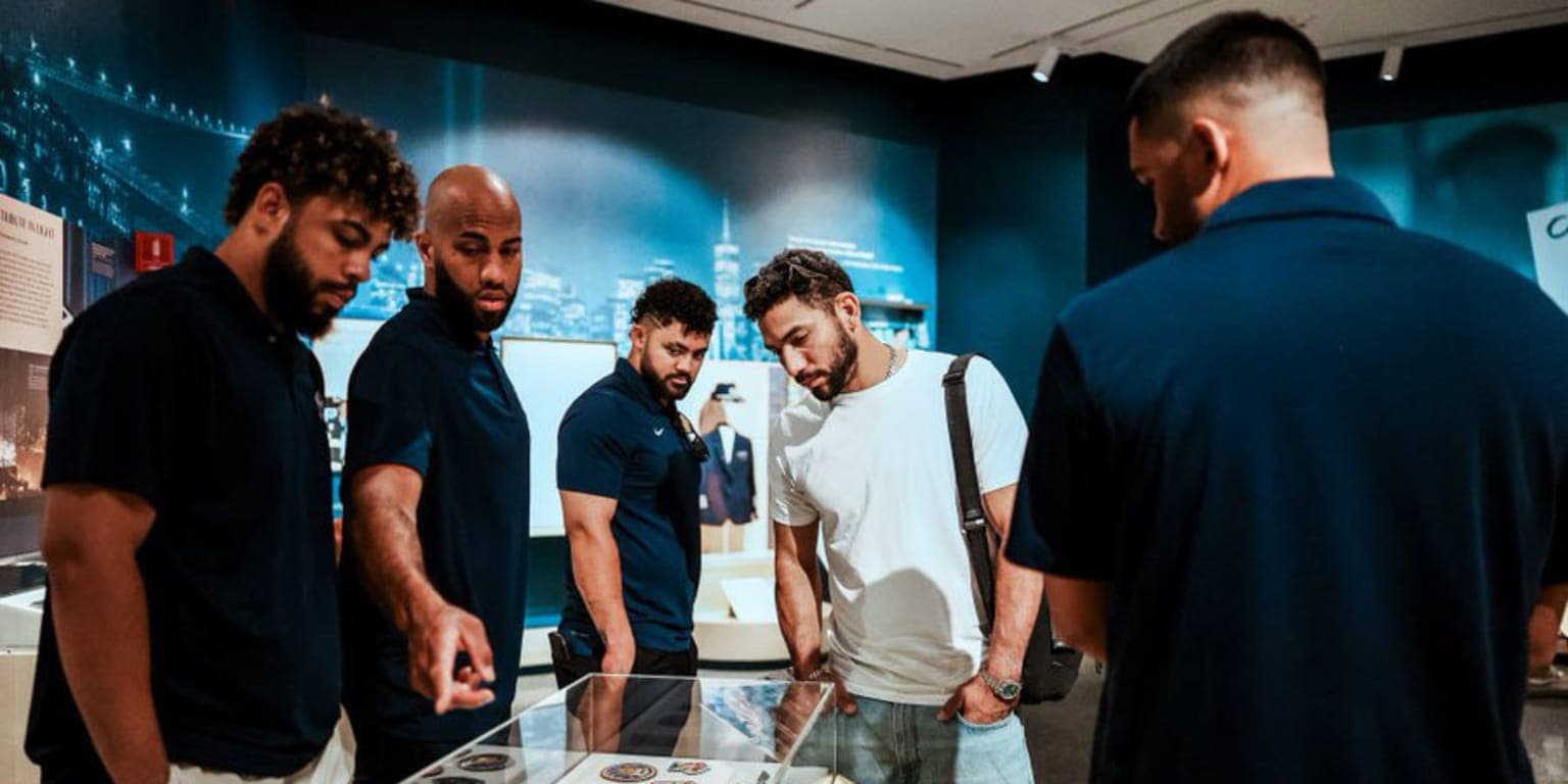 Yankees visitan el Memorial y Museo del 9/11 antes de la conmemoración del 25to aniversario