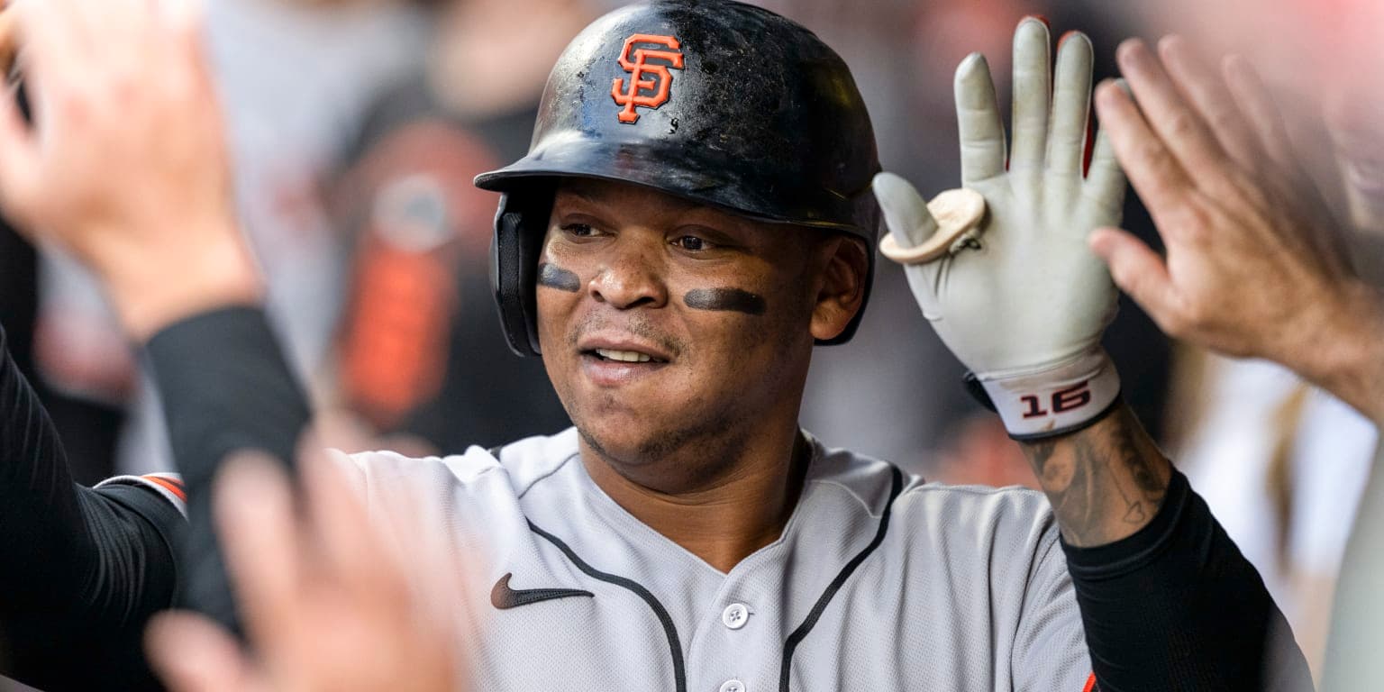 Impresionante racha de Devers lo pone en compañía de Bonds y Mays