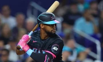 Otto López cede terreno ante Luis Arráez
