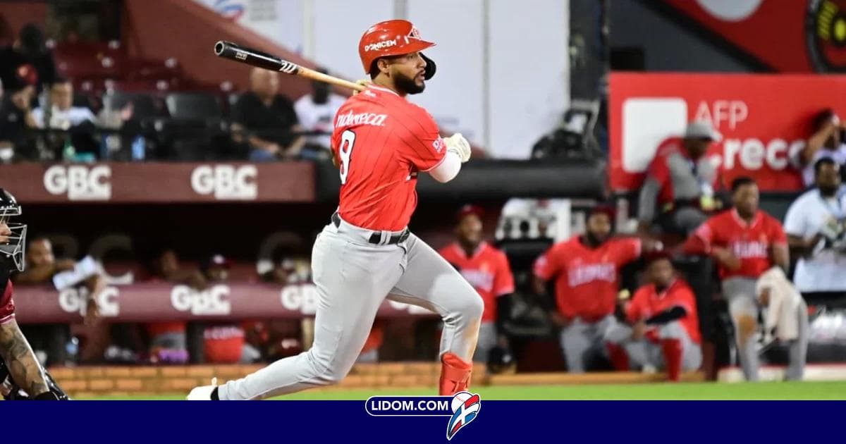 Escogido apalea a los Gigantes con tres jonrones en un triunfo 15-8; extiende a cinco su racha