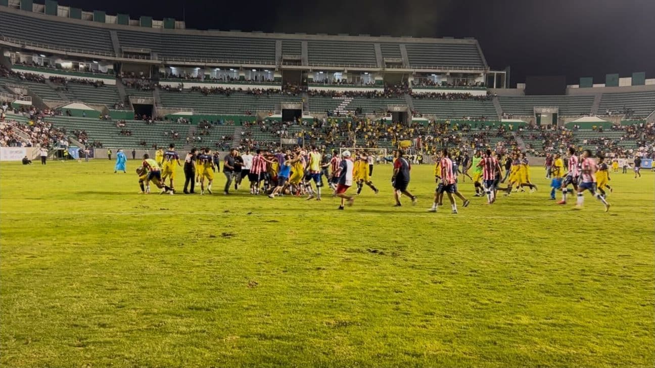 Clásico de la Talacha, pitado por Ramos Palazuelos, terminó por bronca