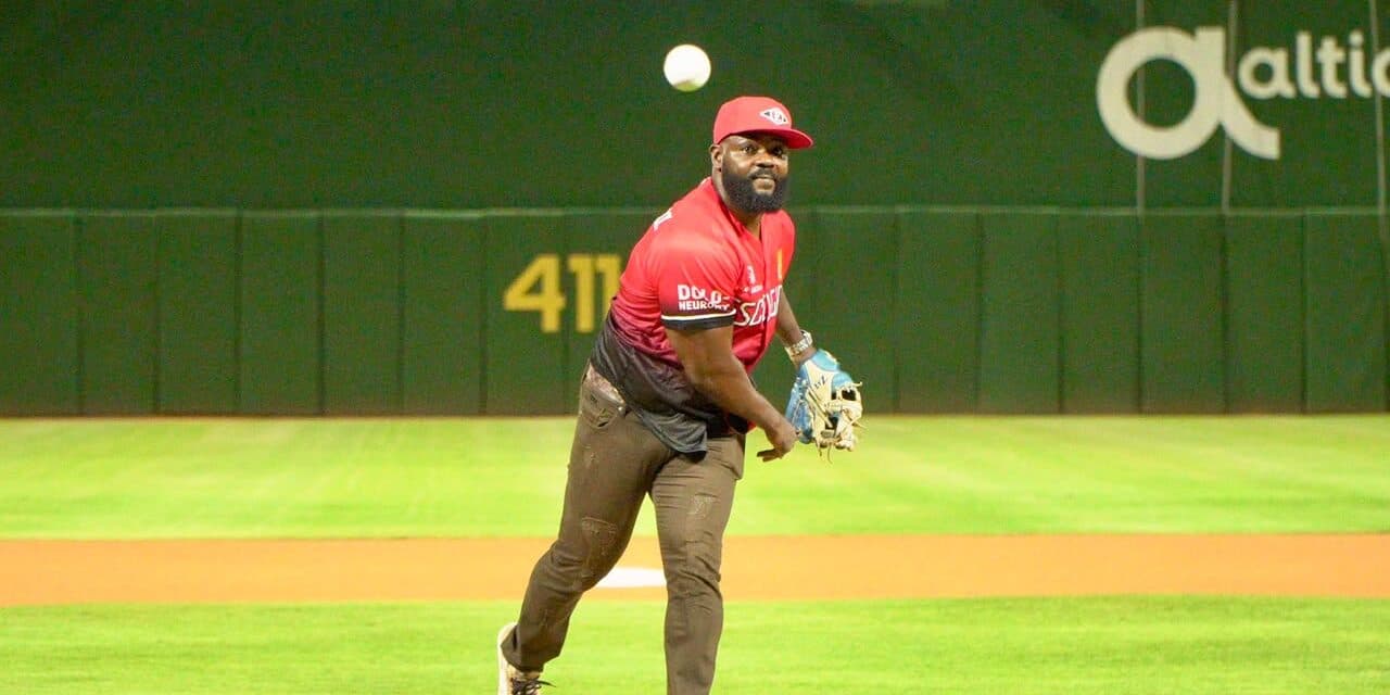 Rodney abre temporada de Leones con lanzamiento de honor