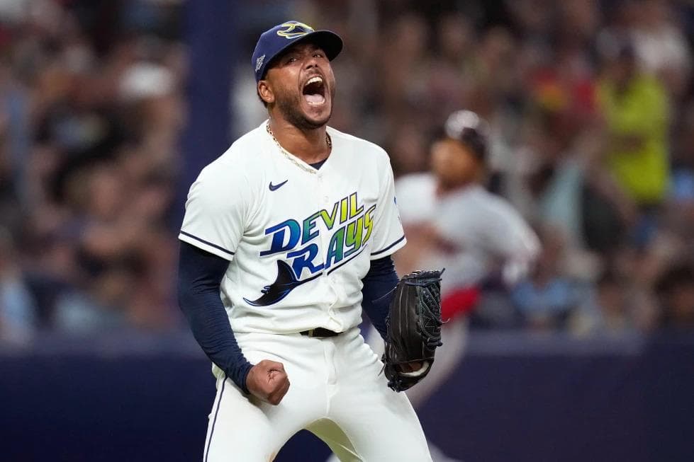 Peralta y Hicks impulsan victoria de Rays ante Guardianes e igualan la Serie de Campeonato