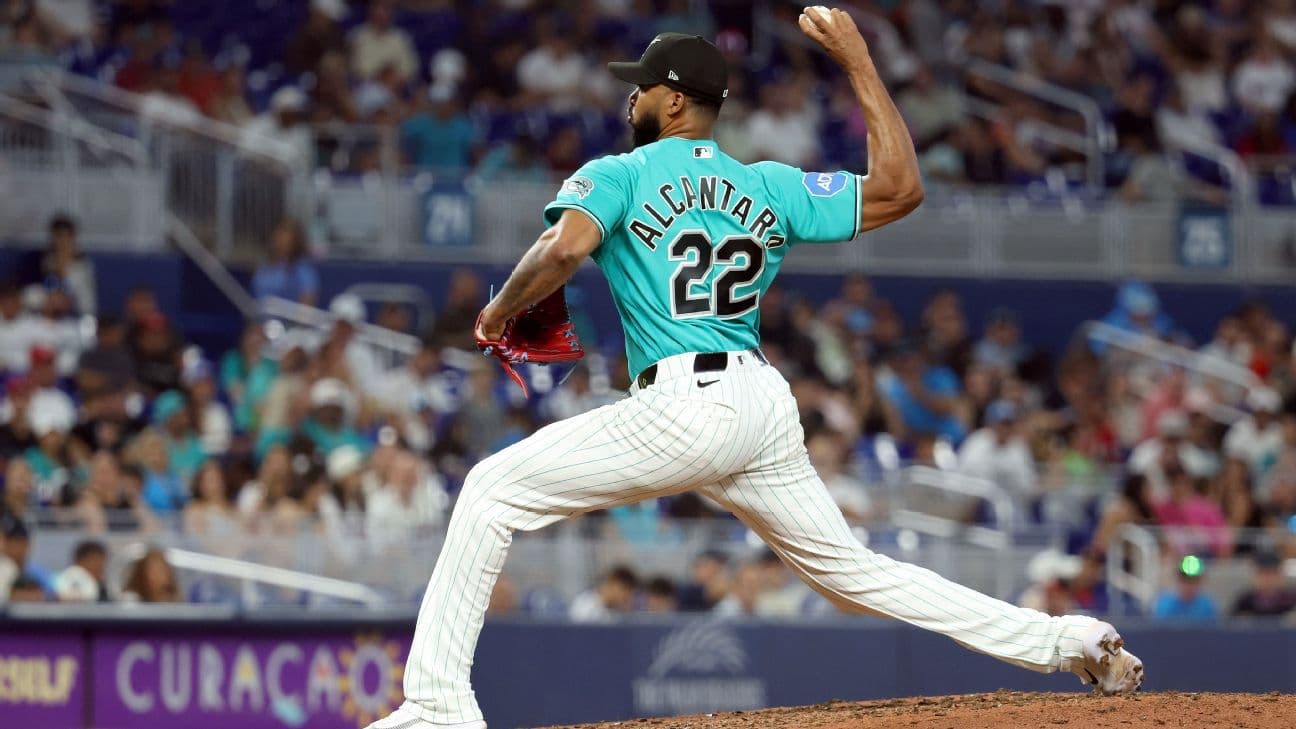 Marlins ejercen opción de Sandy Alcántara; King deja a padres