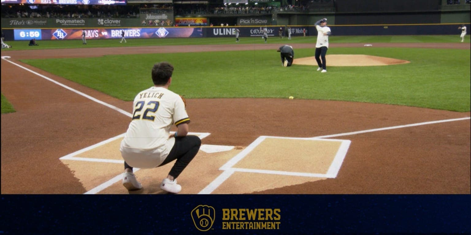 Paul Molitor, la otra mitad del “1-2” con Yount, hizo el lanzamiento de honor