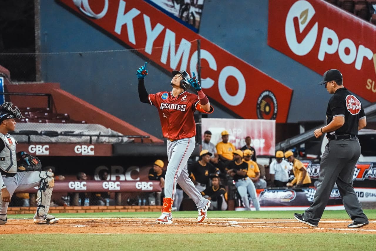 Noelvi Marte tiene un brillante inicio de temporada con los Gigantes del Cibao