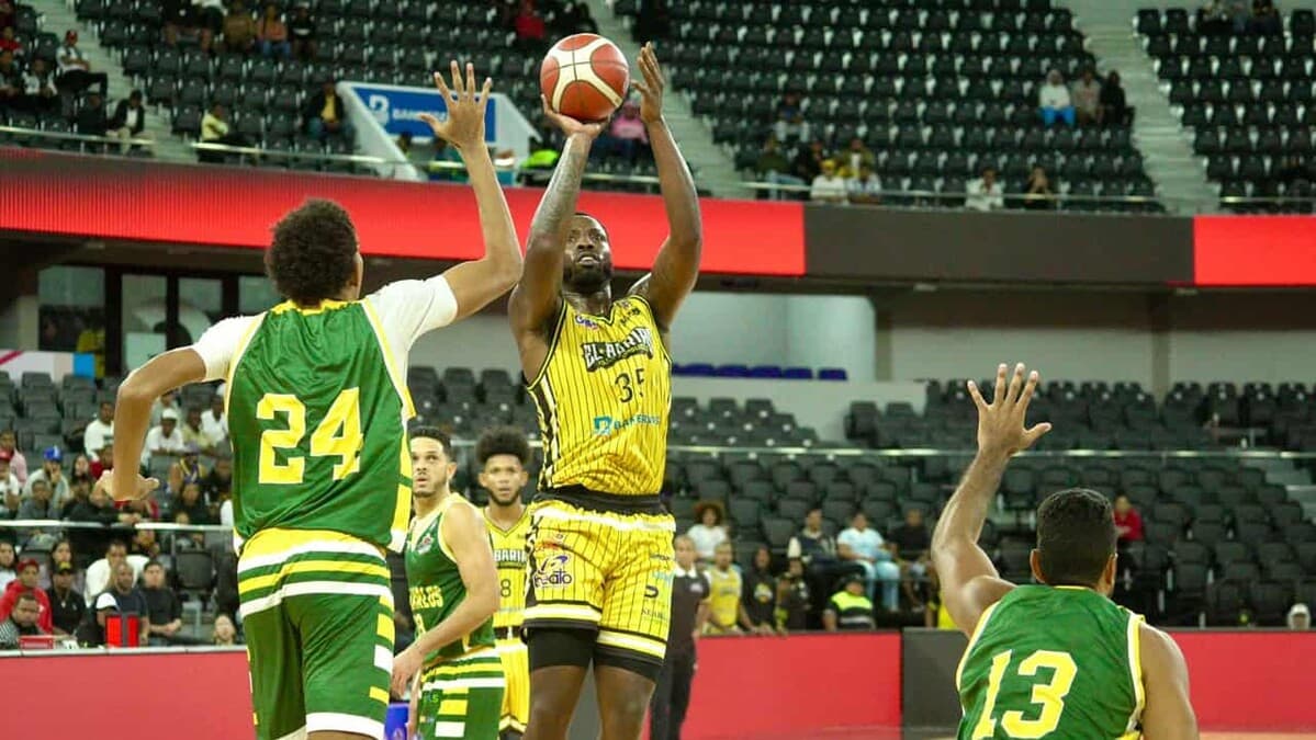 Club Rafael Barias se impone a San Carlos y lo despide del TBS Distrito 2026