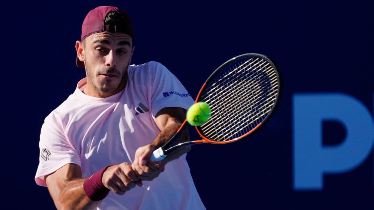 Francisco Cerúndolo reaccionó a tiempo, remontó en el ATP 500 de Beijing y avanzó a los octavos de final