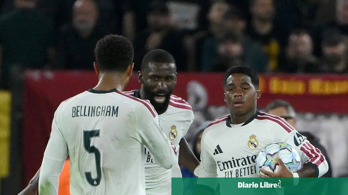 Tres goles en siete minutos dan triunfo al Real Madrid 4-3 sobre la Roma en la Liga de Campeones