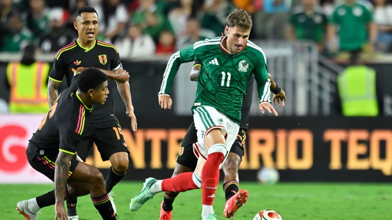 México: Santi Gimenez, un año sin gol y seis tantos en 2,355 minutos