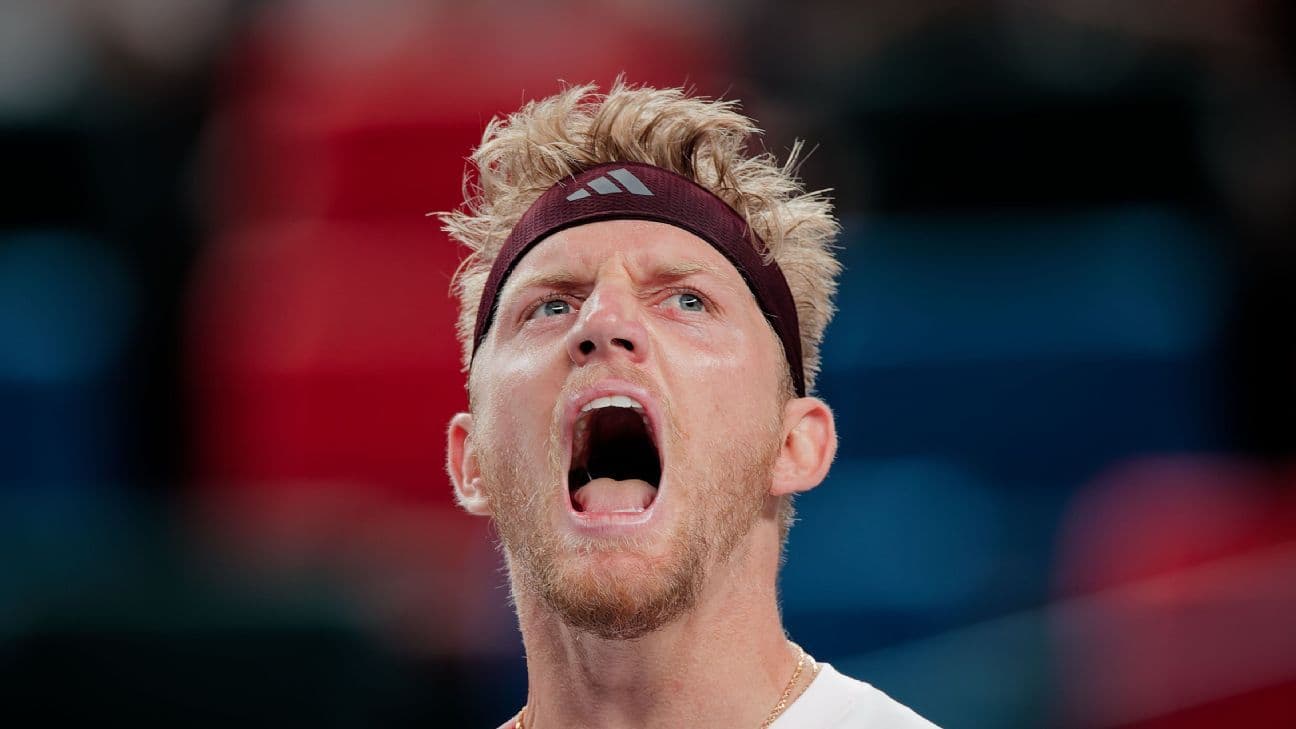 Davidovich Fokina logró el batacazo ante Zverev en Shanghai, es el primer finalista y va por su trofeo más importante