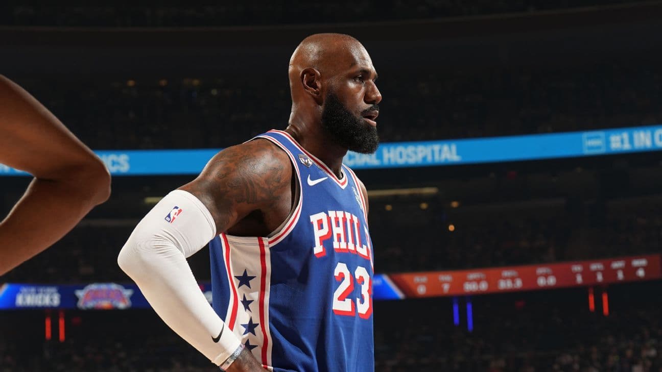 El presidente Trump critica a LeBron por sus acciones durante el himno nacional