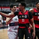 Montero decide triunfo en avance de Flamengo