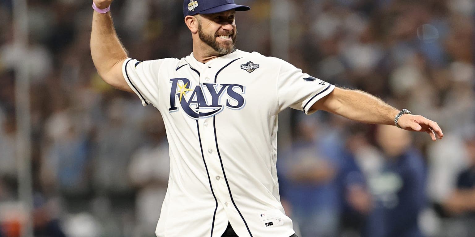 La leyenda de los Rays, Evan Longoria, realizó el lanzamiento de honor