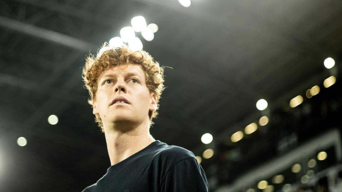 Cambio de planes: Jannik Sinner podría terminar el año dentro de una cancha de tenis