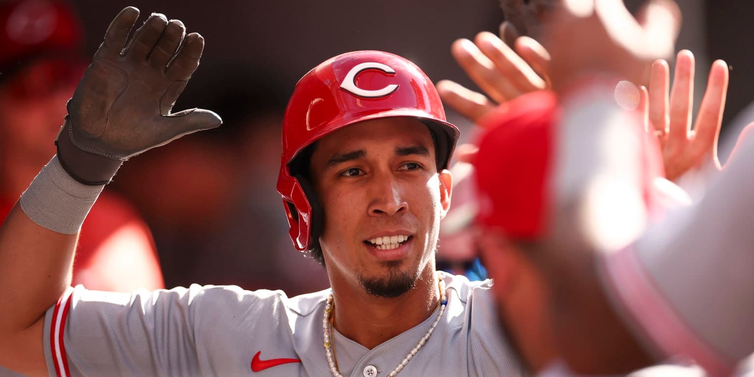 Rojos evitan el arbitraje con Oswaldo Cabrera y acuerdan contrato de un año para 2027