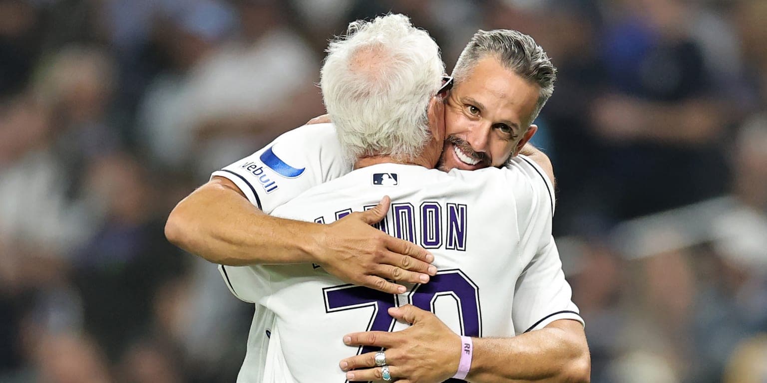 Maddon y Shields, del inolvidable 2008 de los Rays, hicieron el lanzamiento de honor
