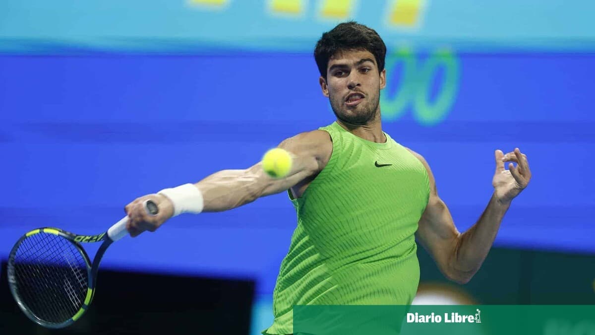Alcaraz se deshace en dos sets de Medvedev para alcanzar la final en Viena