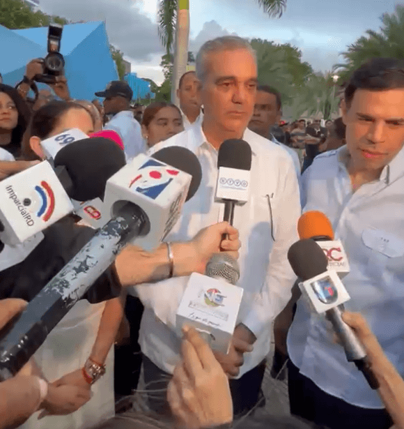"La posición del ministro de Deportes es la del Gobierno"; Abinader respalda veto a selección Haití