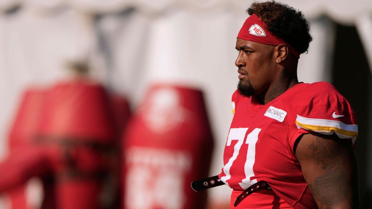 Reid y Mahomes pidieron a Josh Simmons salir de una junta