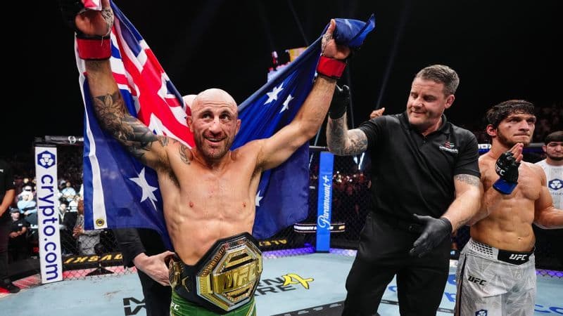 UFC 333: Volkanovski noquea a Evloev y sigue como rey de peso pluma