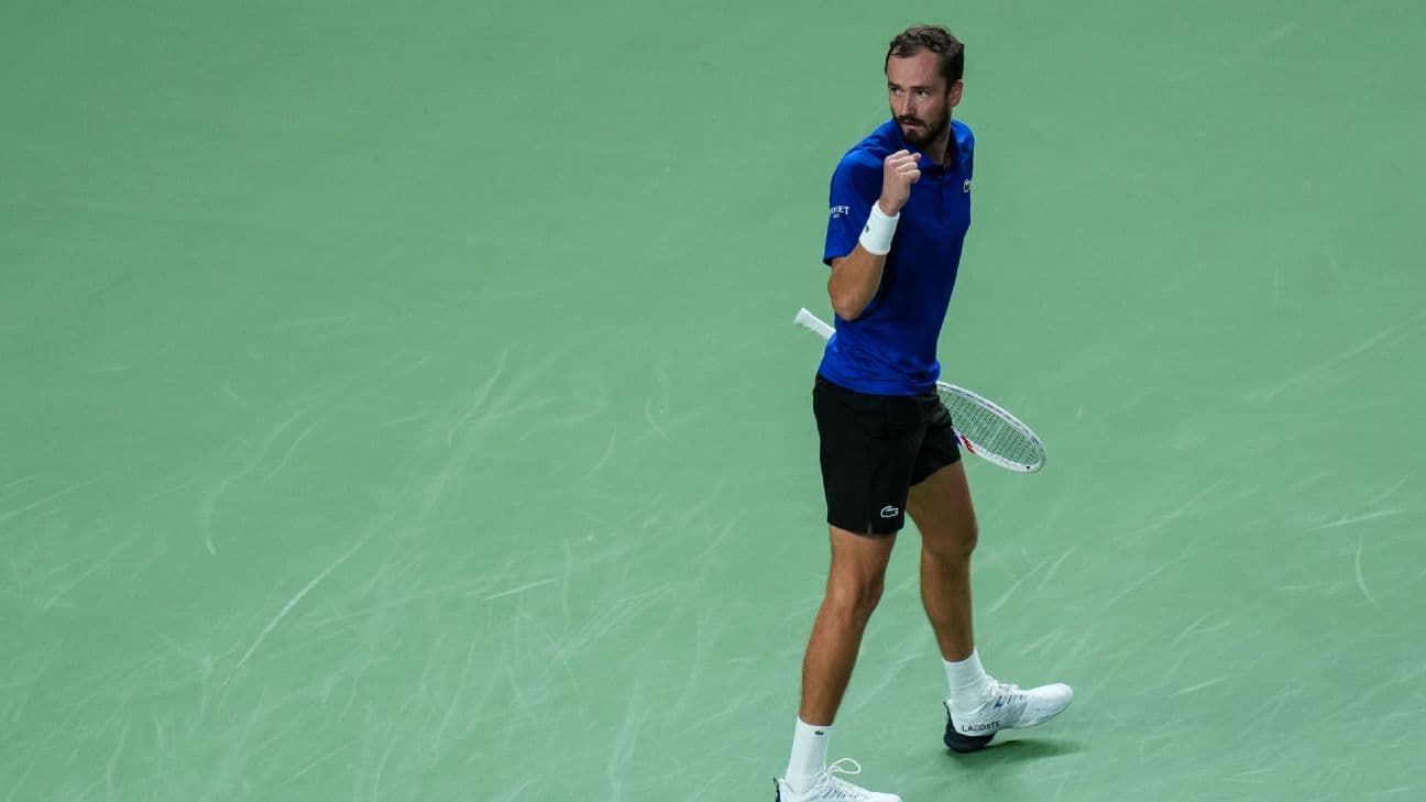 Medvedev cerró la jornada de Shanghai con un triunfazo, llegó a semifinales y lo espera la nueva estrella del tour