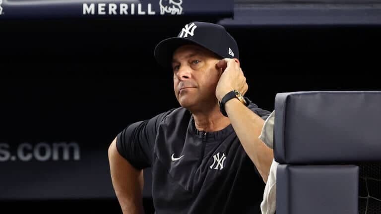 Aaron Boone regresa para dirigir a los Yanquis en 2027, según reportes