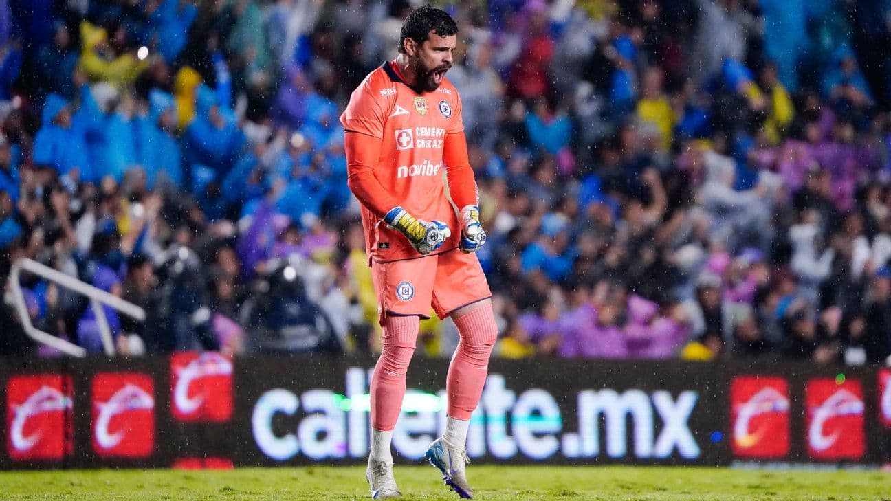 Cruz Azul acaricia Liguilla tras vencer 3-1 a Querétaro