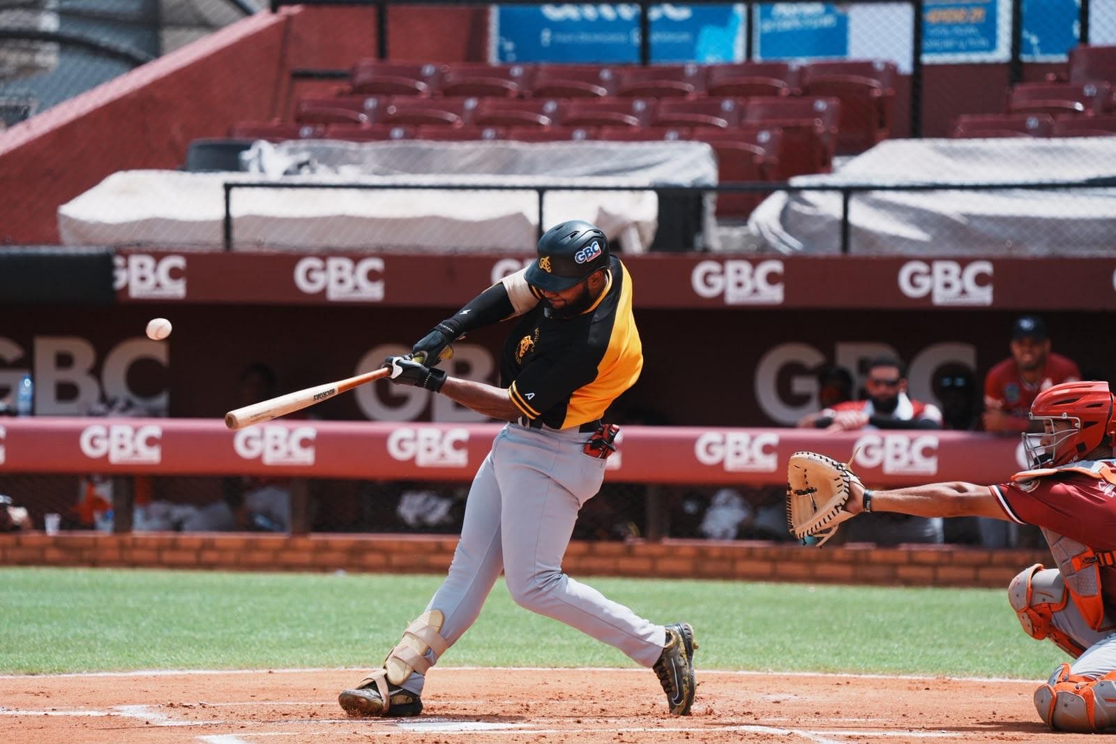 A ritmo de cinco jonrones las Águilas vencen 9-7 a Gigantes y se colocan 2-0 en la pretemporada - Águilas Cibaeñas