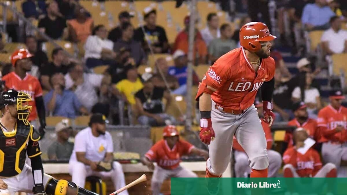 José Marmolejos vive una noche perfecta y guía el triunfo de los Leones sobre las Águilas