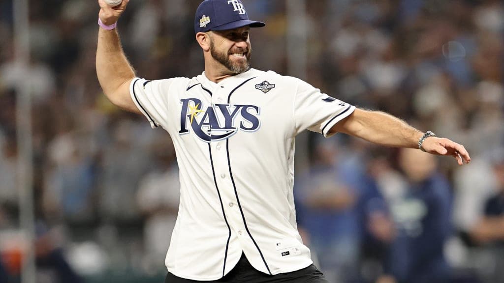La leyenda de los Rays, Evan Longoria, realizó el lanzamiento de honor