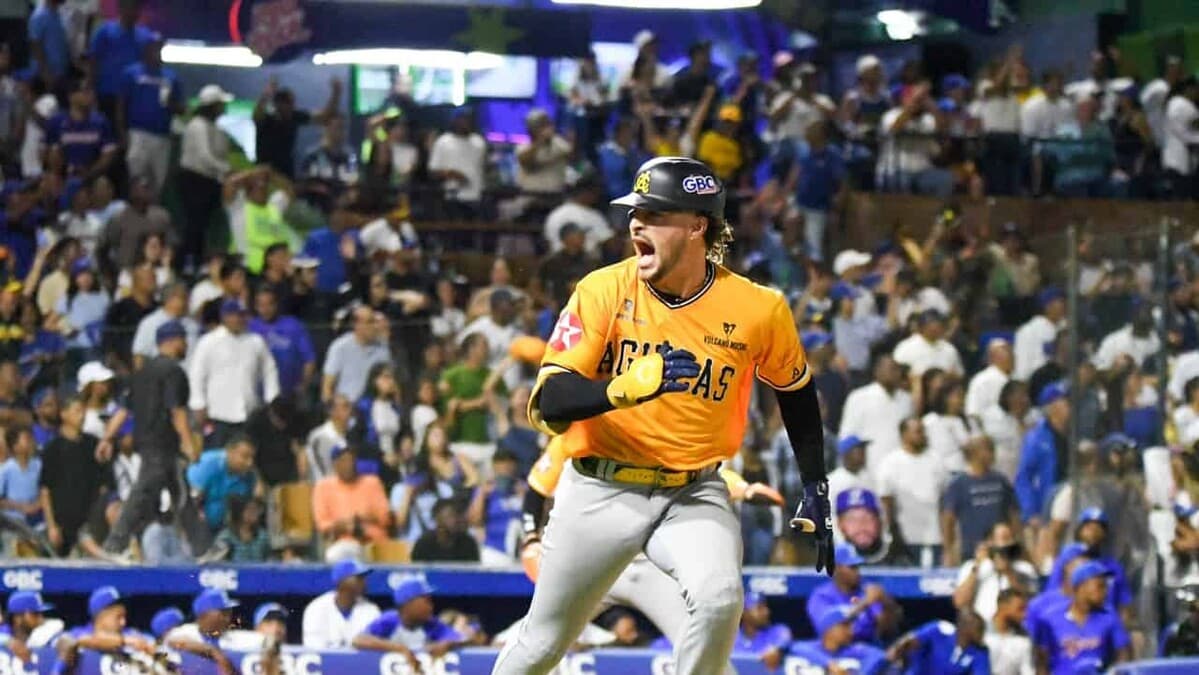 Video | Las Águilas vienen de atrás y vencen a los Tigres en el Quisqueya