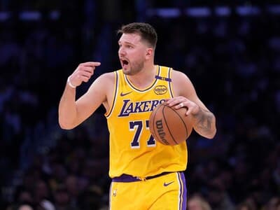 NBA: Doncic anota 52 puntos para unos Lakers infalibles
