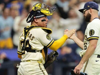 MLB: Milwaukee remonta ante Rays y está a dos triunfos campeonato