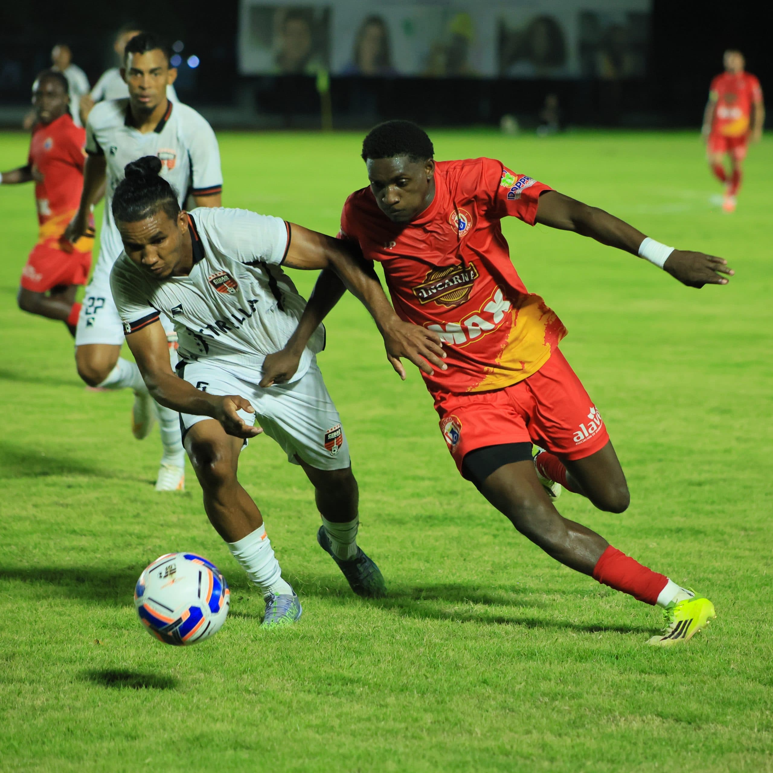Atlético Vega Real y Cibao FC empatan sin goles
