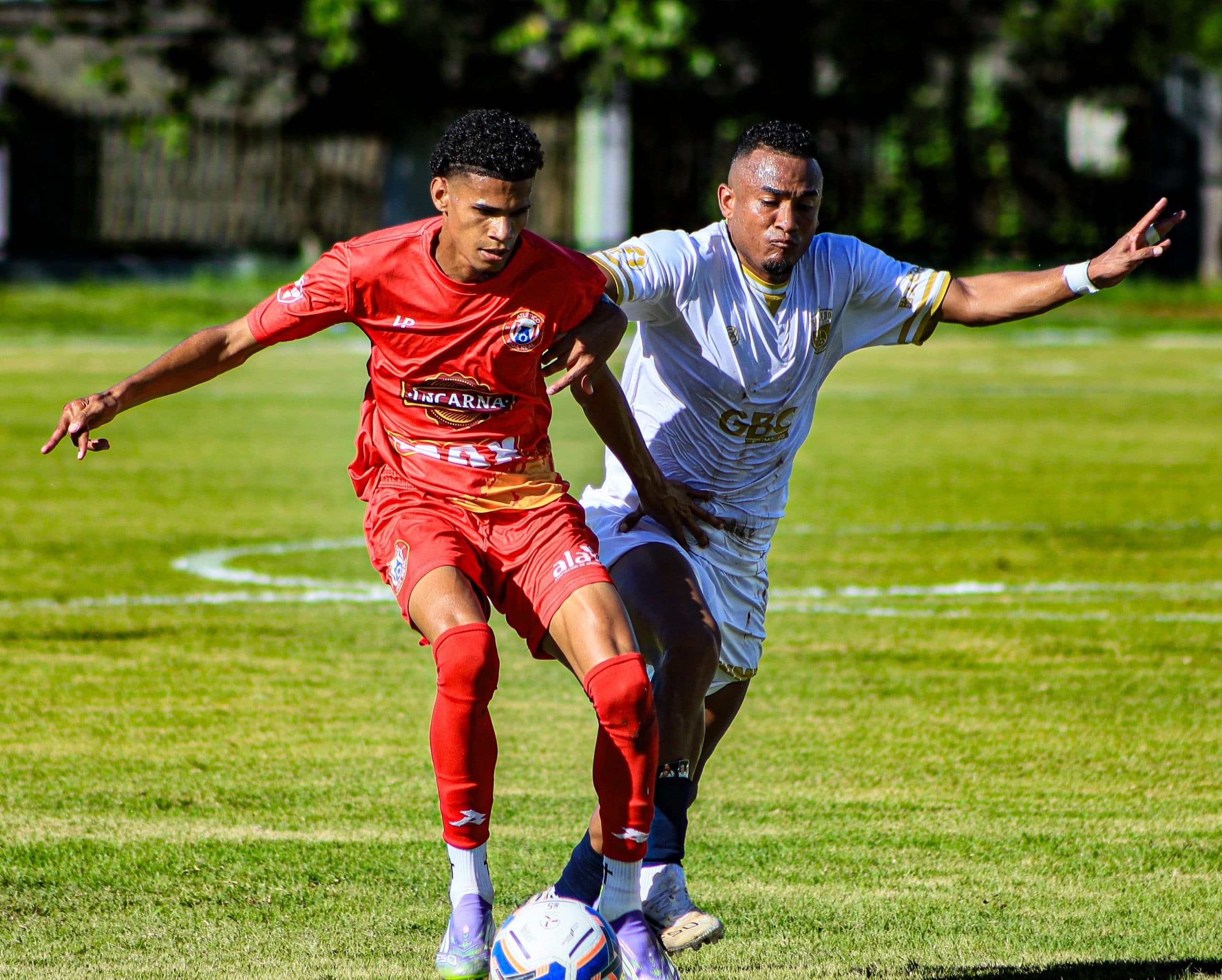 Salcedo gana en La Vega y mantiene invicto. Cibao golea a Atlántico y es segundo.