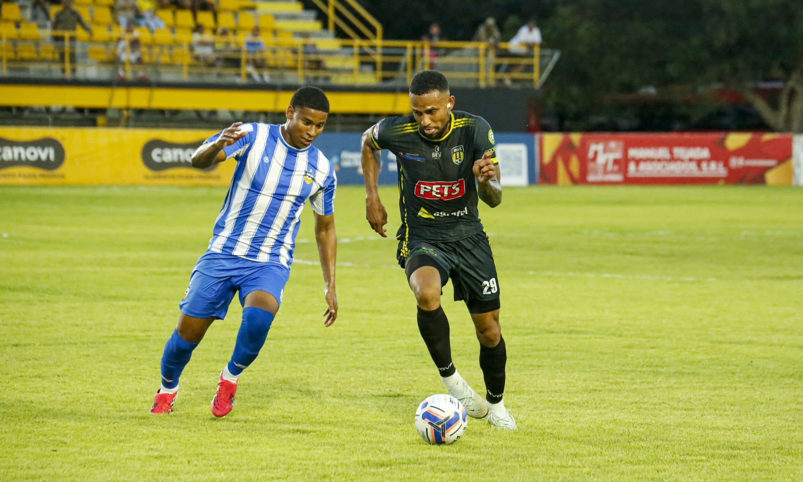 Montes de Oca y Monroy lideran el triunfo de O&M FC ante Moca